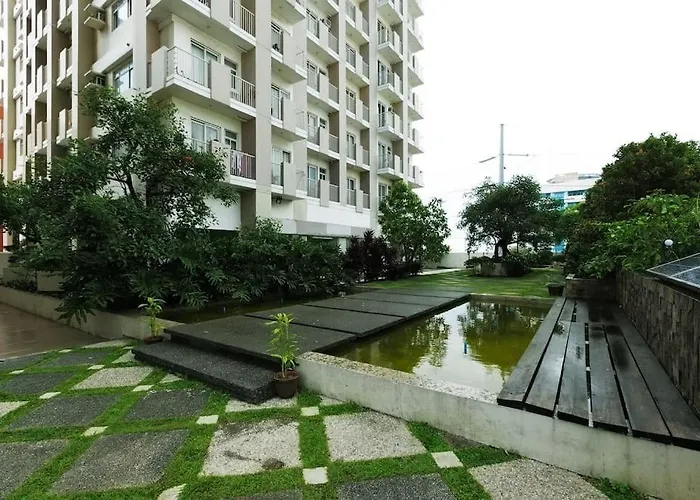 Flat Cami: Scandustrial Design 1-br W/ Balcony