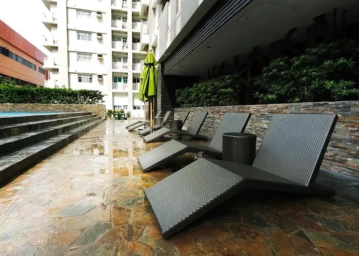 Apartment Flat Cami: Scandustrial Design 1-br W/ Balcony *